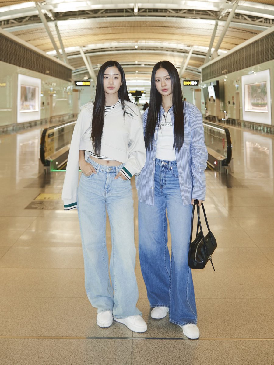 otpcnews's tweet image. ส่องแอร์พอร์ตลุคของสองสาว "ตู ต้นตะวัน" และ"มิ้ลค์ พรรษา" เตรียมเช็กอินสู่ประเทศมาเลเซียเพื่อร่วมงาน Calvin Klein Store Opening ในวันที่ 30 เม.ย. นี้

#MilkPansa #tontawan
#CalvinKleinXMilk
#CalvinKleinxTU
#CalvinKlein @calvinklein

อ่านข่าวเพิ่มเติมได้ที่ web.facebook.com/OneTruthPressC…