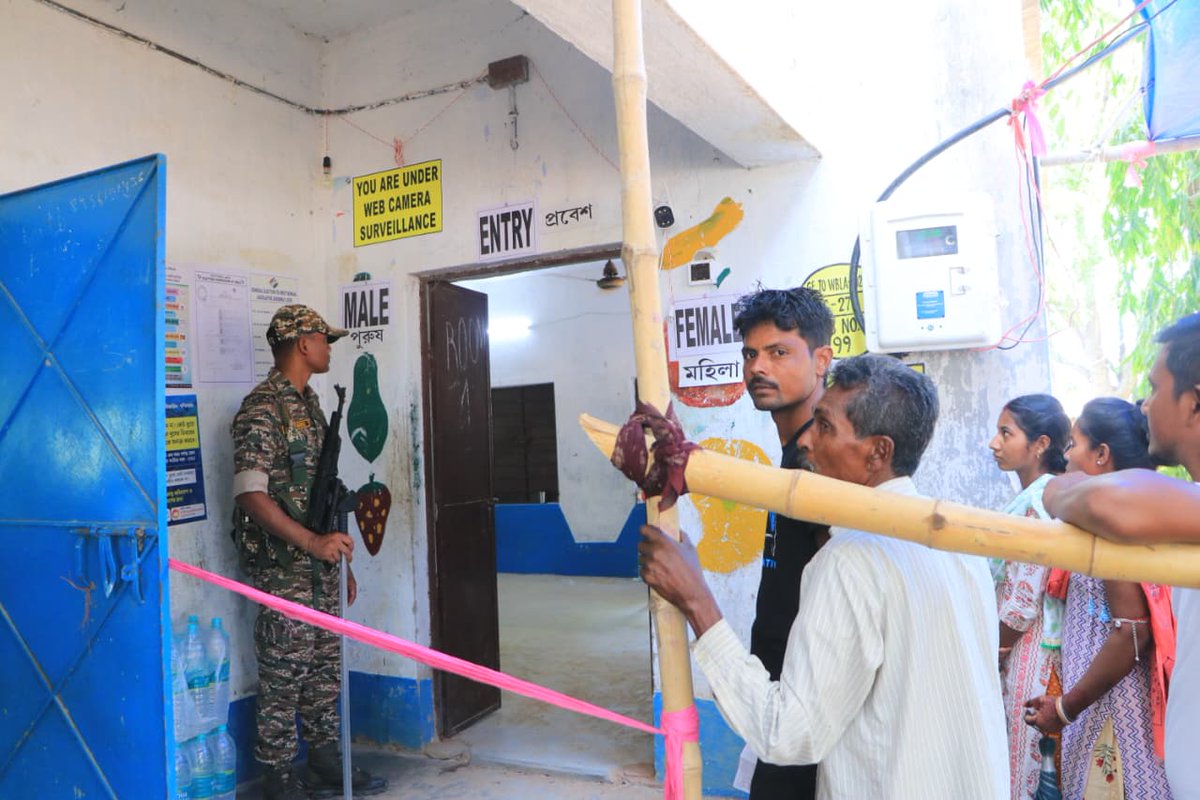 CEOWestBengal's tweet image. CAPF security personnel in position of polling stations under Purba Bardhaman district of West Bengal.
#WBLA2026 #Phase2 #Security
@ECISVEEP
@SpokespersonECI
@PIBKolkata
@airnews_kolkata
@PurbaSveep