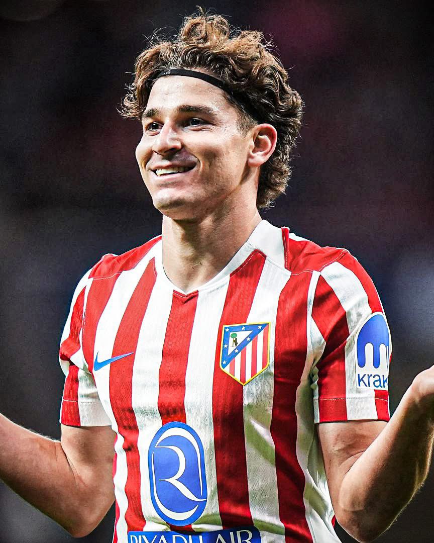 DTalkingArsenal's tweet image. 🚨@palaciosmatias: Mikel Arteta, Luis Enrique and Hansi Flick have all held talks with Julián Álvarez. 👀🇦🇷☀️ #AFC #PSG #FCB