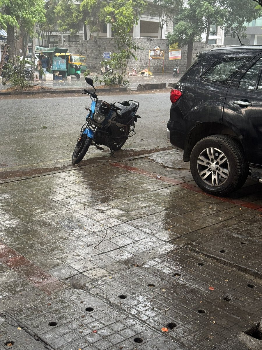 monikamanchanda's tweet image. Finally there is some rain, hopefully this will bring some respite to the heat 

#bangalore #bangalorerains