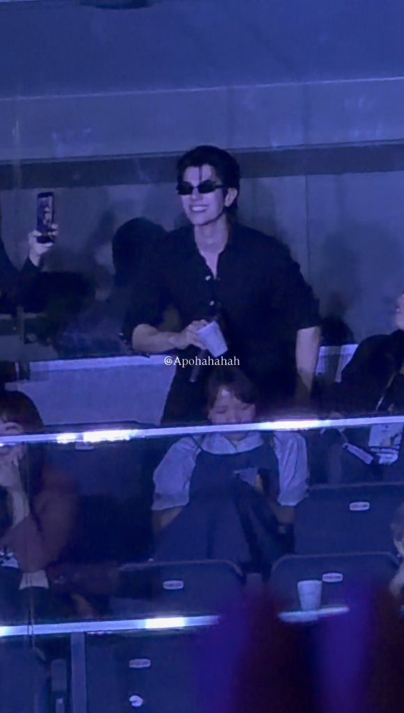 𝘂𝗻𝗱𝗲𝗿𝗴𝗿𝗼𝘂𝗻𝗱 tweet media