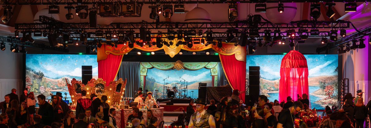 AV_Servs's tweet photo. Bringing the drama (the good kind). 🎭✨
Nothing beats the energy of a room that’s been completely transformed for the big night. #EventProduction #AVS #LiveEvents https://t.co/mGSY8JPaS5