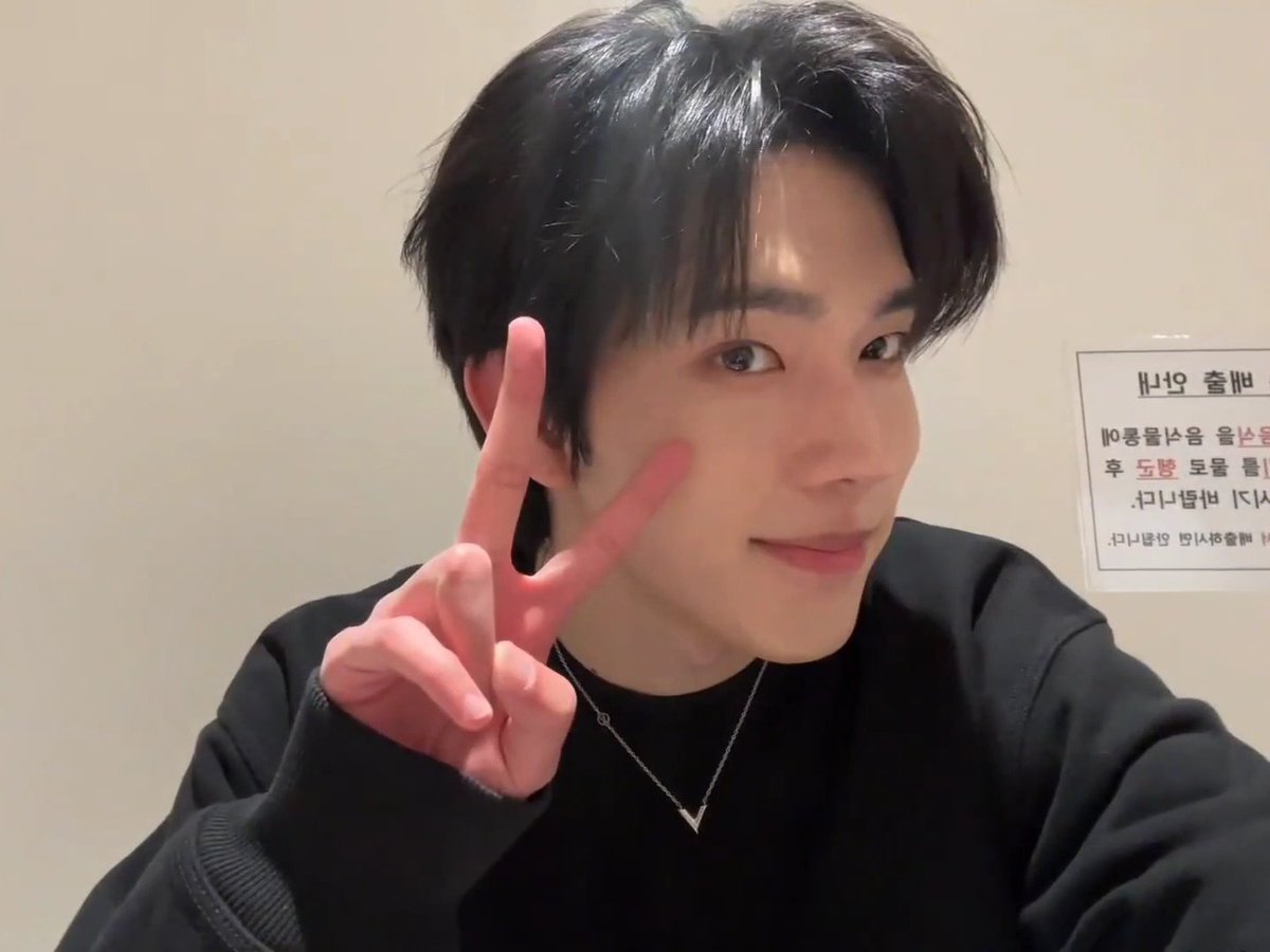 𝐦𝐨𝐨𝐧𝐬𝐡𝐨𝐭 tweet media