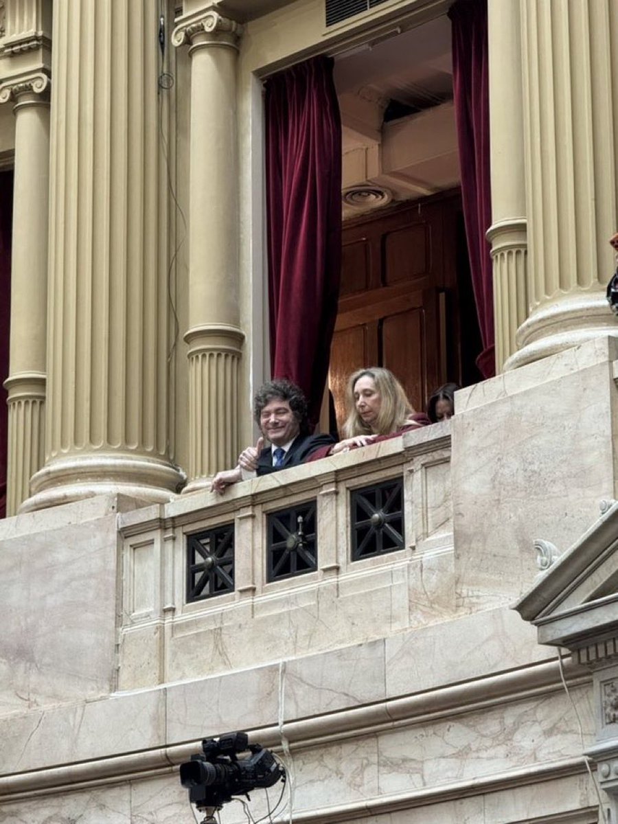 liberalesdepie's tweet photo. 🇦🇷QUE ORGULLO TENERTE COMO PRESIDENTE @JMilei !

ESTE ES EL MEJOR DÚO SIN DUDAS! https://t.co/wzoXWLd6Gy