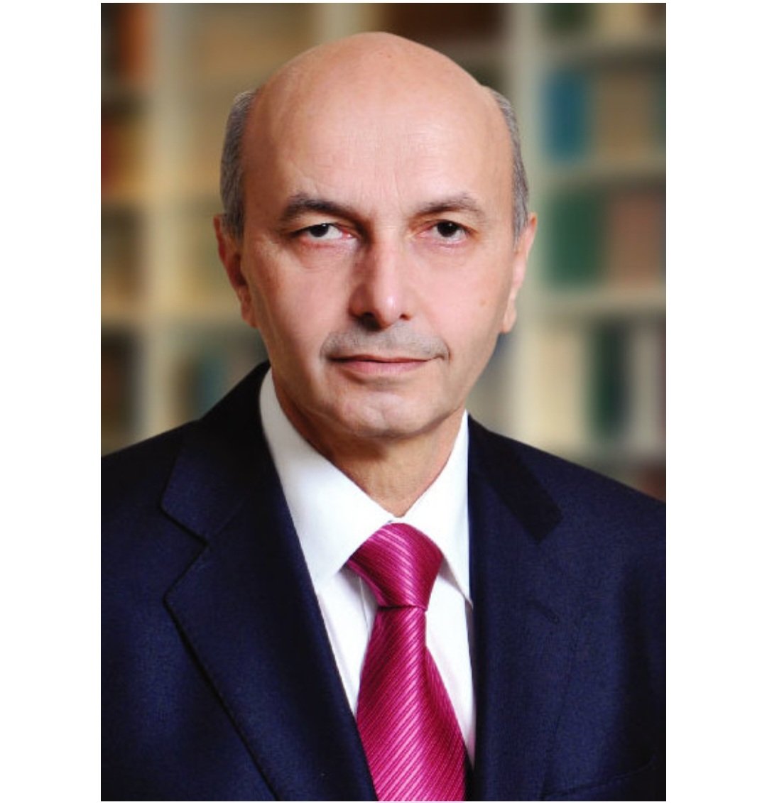 Bardha 🤍 tweet media