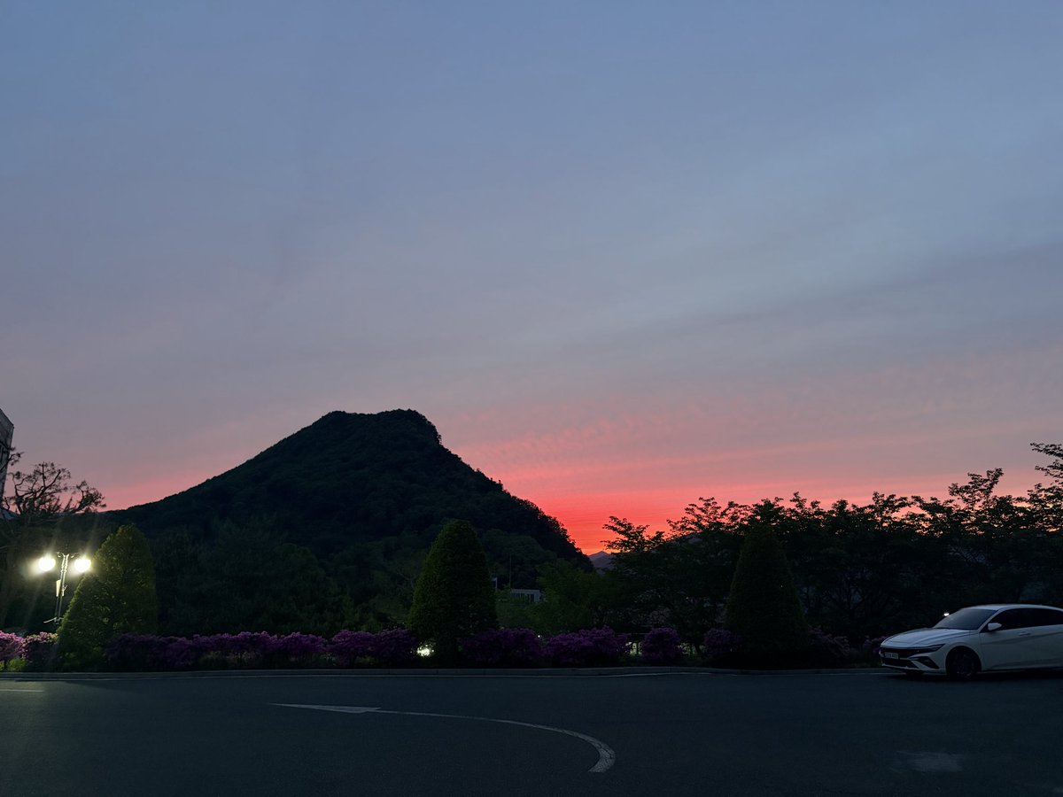 okkeikoke's tweet photo. とても綺麗な夕日でした。 https://t.co/upQU88aYtr