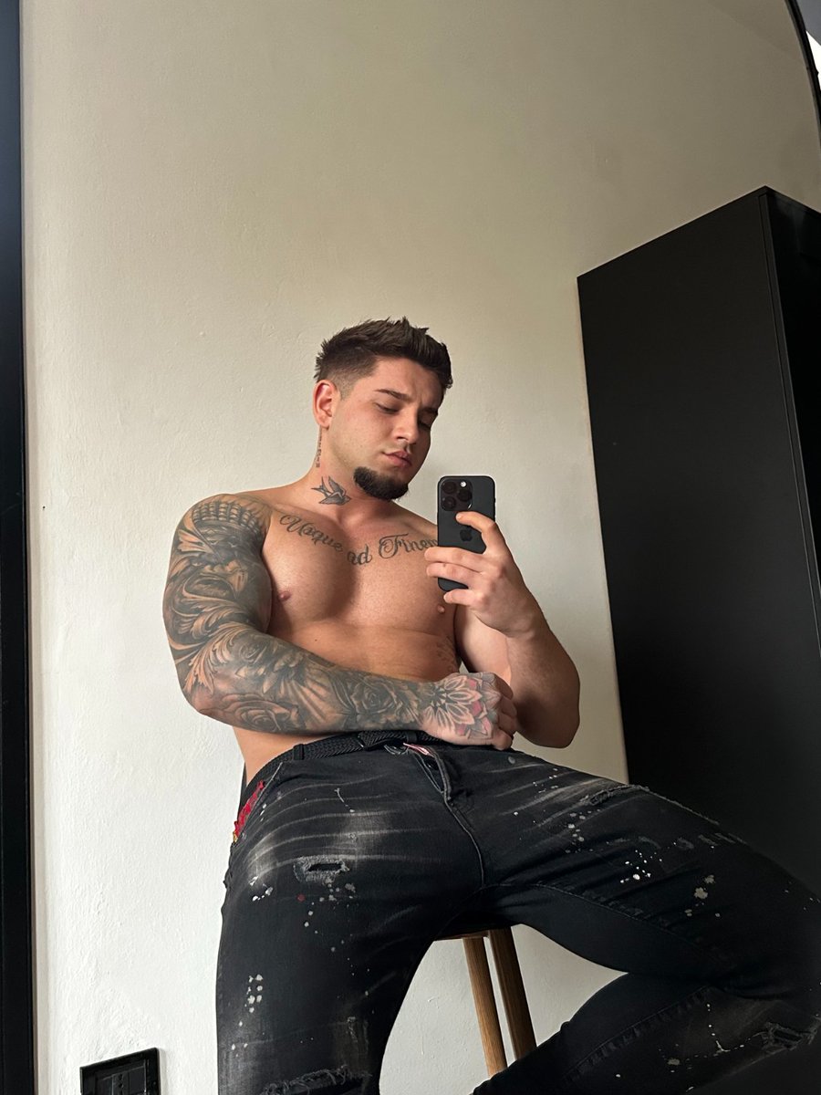 italian papi tweet media