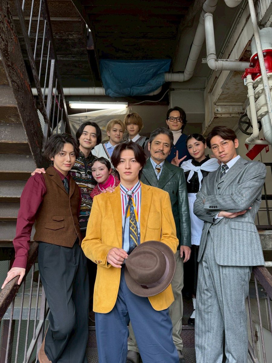 yu_matsumura24's tweet photo. 舞台『ビショップマーダーケース』
全公演終了しました！
連日沢山のご来場ありがとうございました。

毎日不安でしたが、沢山笑って頂いて本当に励みになりました！

密かにここでみんなで撮ったらかっこいいやろなって思ってた写真を今日撮ることが出来ました😏
#ビショップマーダーケース https://t.co/Xw8VEwiMbE