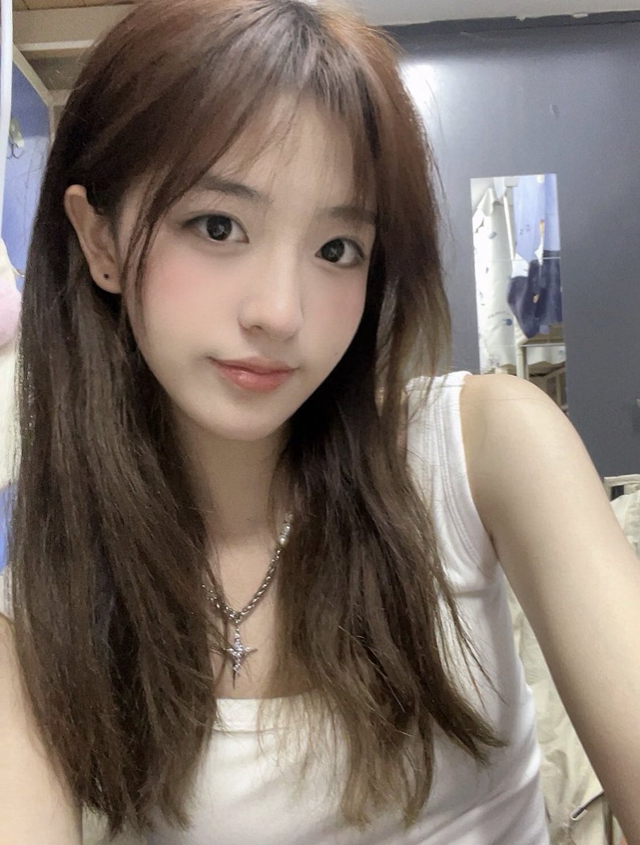 林允 tweet media