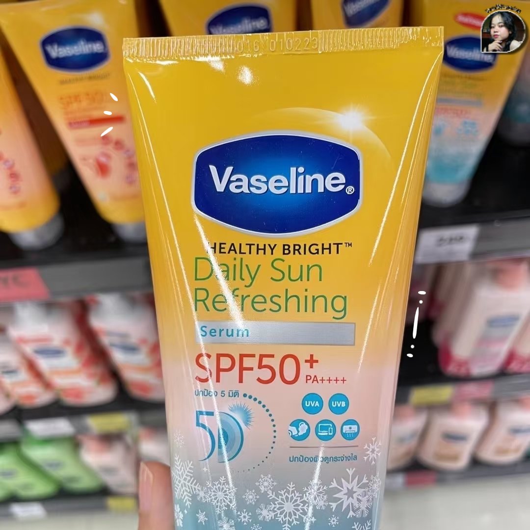 namaeakorreview's tweet image. แดดแรงแค่ไหนก็ต้องเอาอยู่ 🧴🏜️ตัวนี้เนื้อเบา ไม่เหนียว ทาแล้วไม่วอก ระหว่างวันหน้าก็ยังโอเค ☀️
พิกัด Lazada 💙: s.lazada.co.th/s.Zg1o97?t=p-i…
พิกัด Shopee 🧡: s.shopee.co.th/3fzw1KFVen
#nampinkpokmareview  #review #vaseline #suncream #น้ำพิ้งค์พกมารีวิว