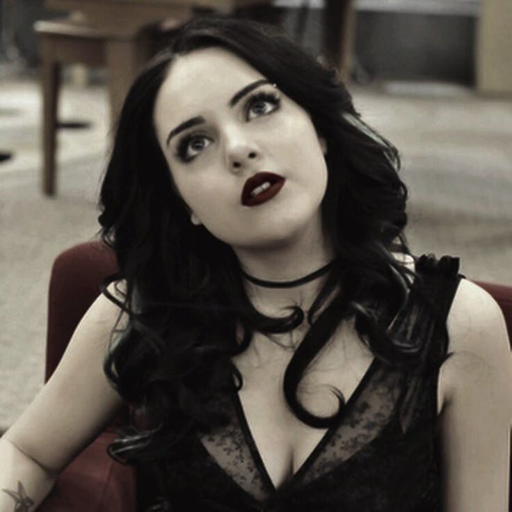 rosie weisz tweet media