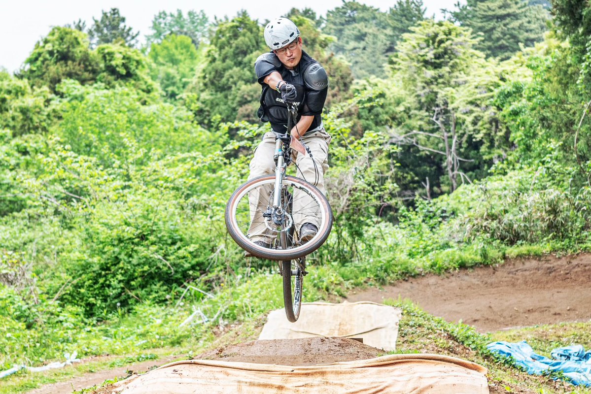 sbpmtb_official's tweet image. 4/29(祝)の写真📸 facebook.com/share/p/17Lowd…
『テーブルトップスクール』も開催され、テーブルトップスクールも開催され、各セクションでナイスライド👍
初来場の方も多く、賑やかで楽しい一日となりました😊
次回営業日は5/2(土)です！
#スマイルバイクパーク
#mtb
#親子で楽しむ
#自転車