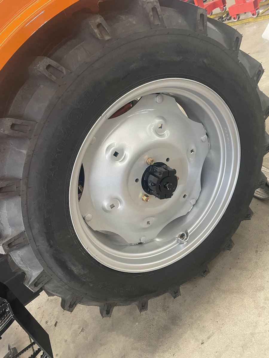 LuyuP79409's tweet image. YF504 orange tractor 🍊🚜 Reliable for plowing &amp;amp; hauling 🌾
+86 19853901871 | yf-agri.com
#yfagri #tractors #farmmachinery #agriculture #tractor