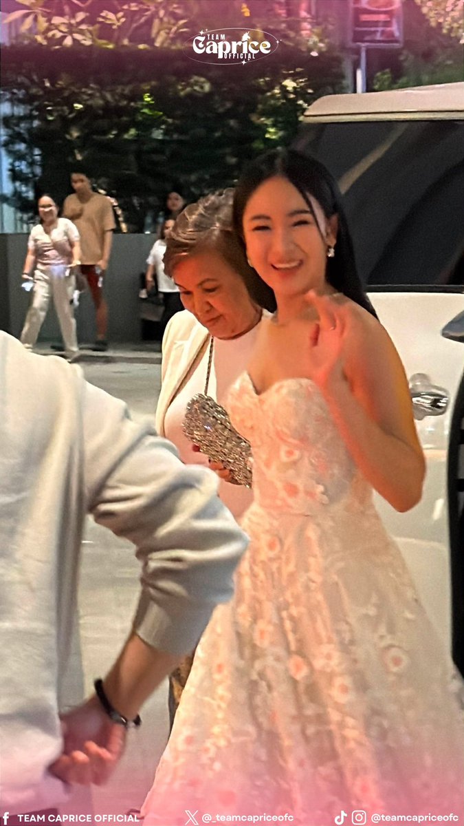 caprice sightings today finally !!!!!

CAPRICE FACE OF TRIUMPH
#7thVPCAGala