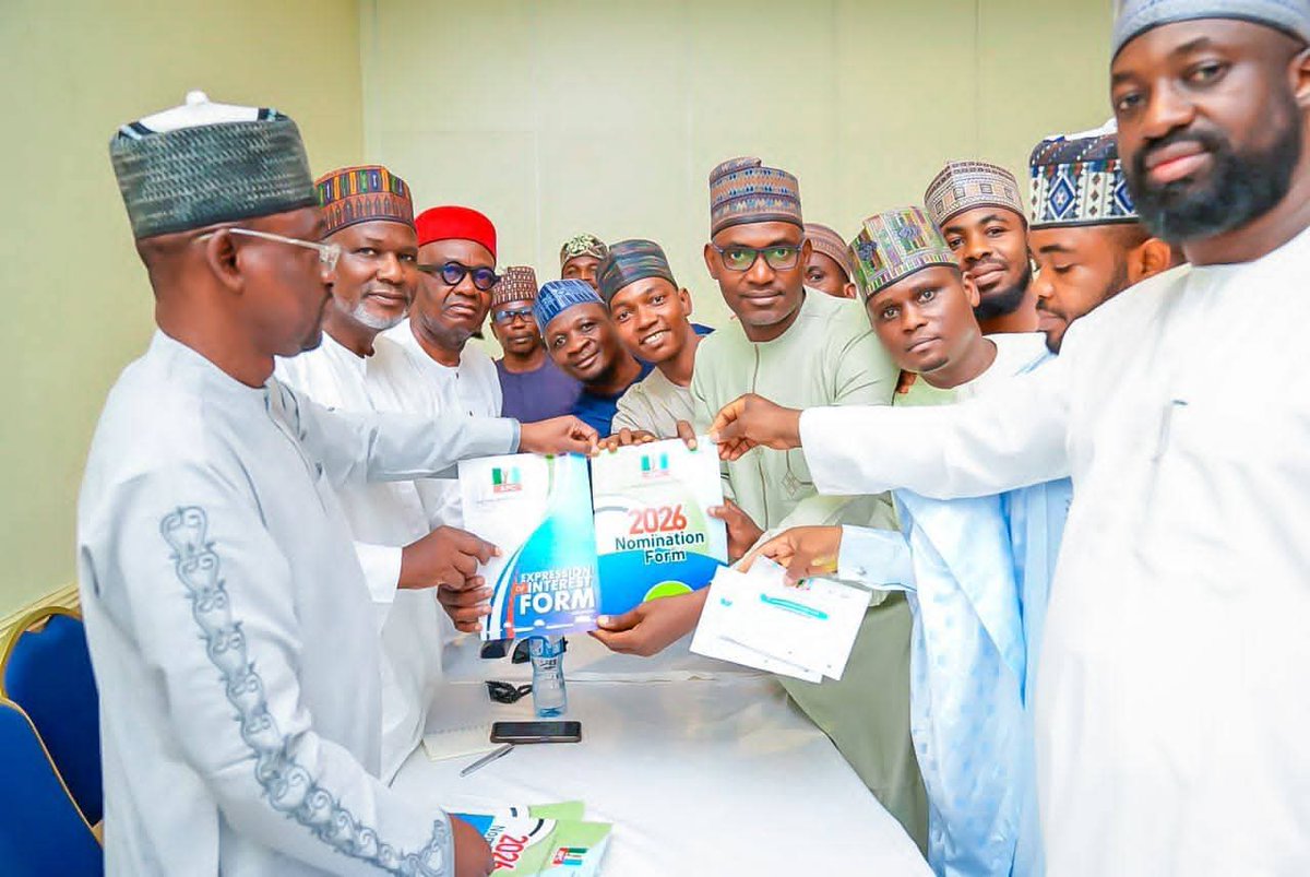 itzbashirhabash's tweet photo. Teaming Youths from Gombe state and many @OfficialAPCNg Members who raised funds for @ProfIsaPantami have today buy the nomination form for the Former minister as a consolidation of support towards Pantami's call to contest Governorship seat after @GovernorInuwa #pantamiyyagombe https://t.co/Qp3SMVt9rK