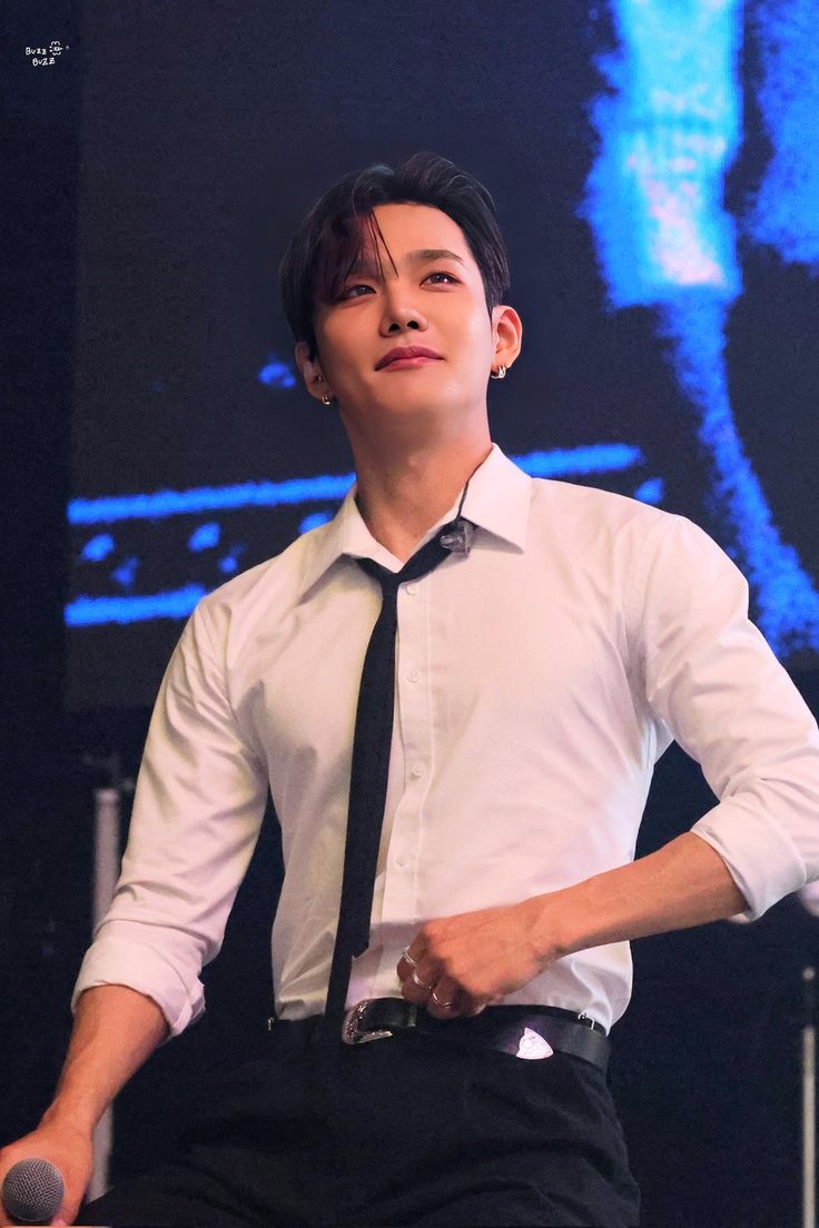 Dear Seunghun,

You have a come a long way and you have a long way to go. Please never think you are not enough. You are MORE than enough. I will continue to love you wherver you are. Your voice gives me hope, joy and all the happiness. Your smile can light up the world.
