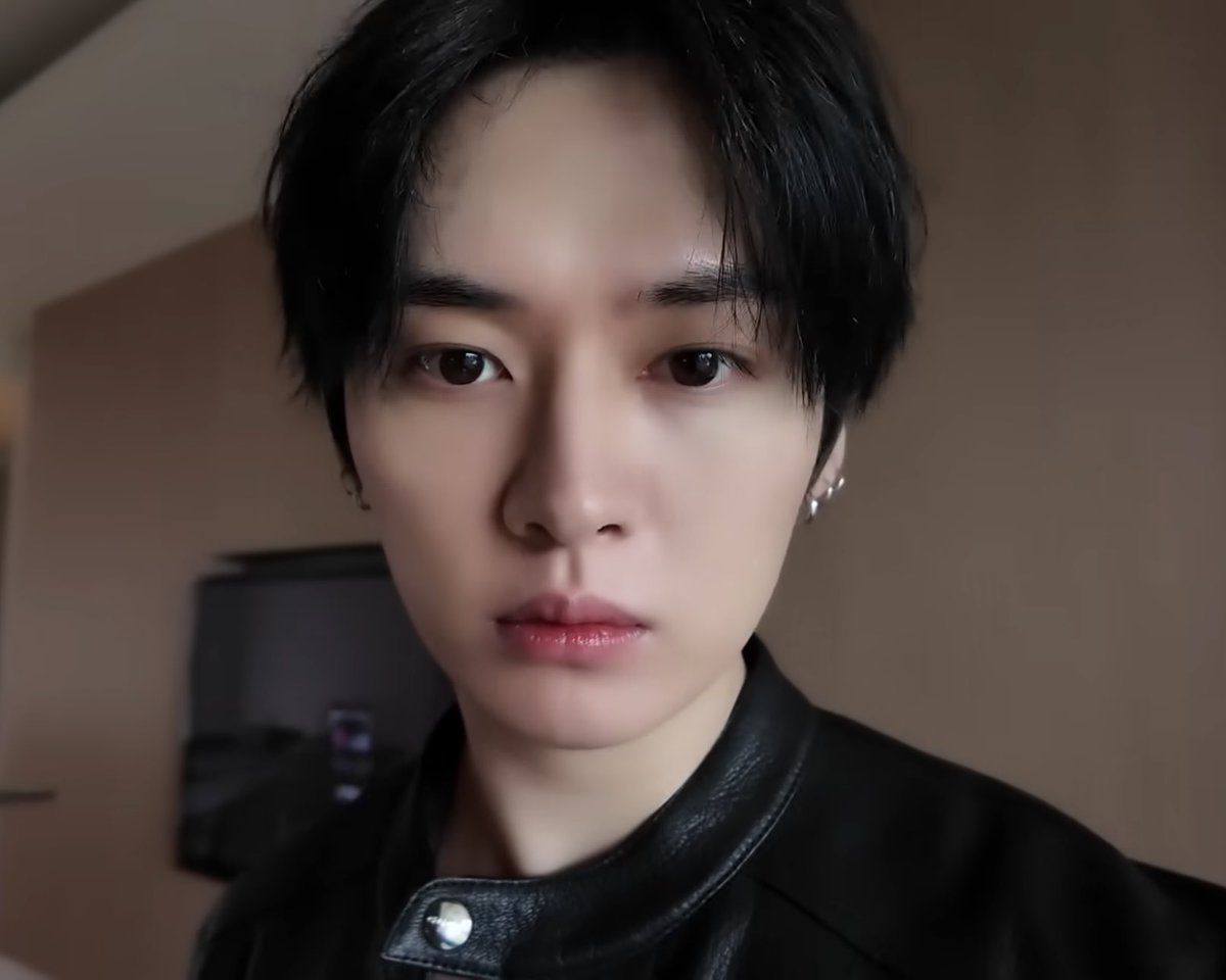 0102s_'s tweet photo. 오빠🥹 Vlog 
#Leeknow #리노 https://t.co/ziqNnO8oW0