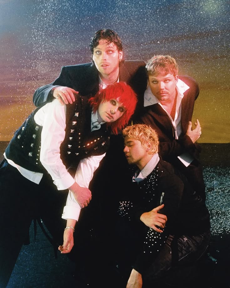 5sos met iva :') tweet media