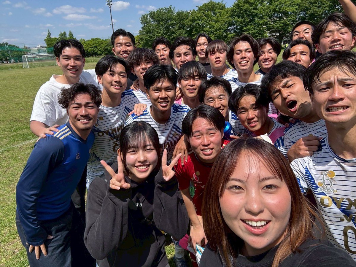 JUFA_Norte's tweet photo. 【第4節 自撮りチャレンジ】

劇的な逆転で待望の初勝利を飾った #文教大学 の #自撮りチャレンジ📸

\\文教大学//
🆚埼玉大学

#jufa
#大学サッカー
#関東大学サッカーリーグNorte https://t.co/lnB0aLPJdH
