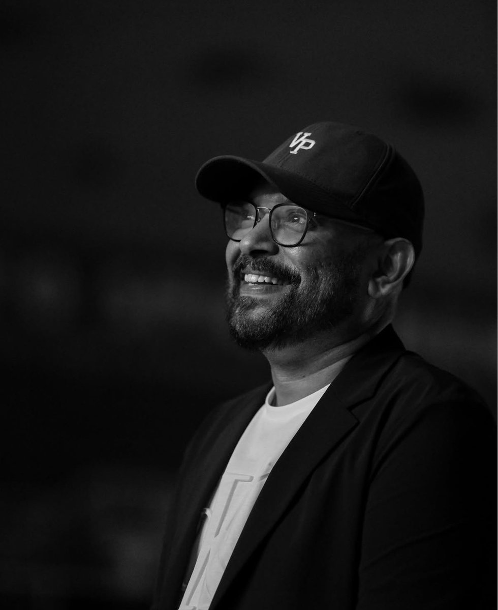 MoviesSingapore's tweet image. BUZZ - #VenkatPrabhu’s next movie is said to be with #KenKarunas, a youthful fun entertainer ✌️💥KEN upcoming lineup of films after #Youth is shaping up to be very promising, with #RajanVagaiyara from #Vetrimaaran’s #VadaChennai universe and VP film 😀