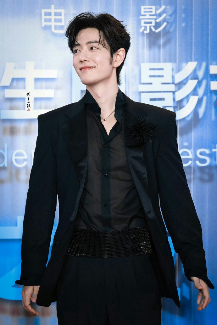 ᴬⱽᴬ ☆ﾟ♫•*¨*•.¸¸♪･:･ﾟ☆ tweet media