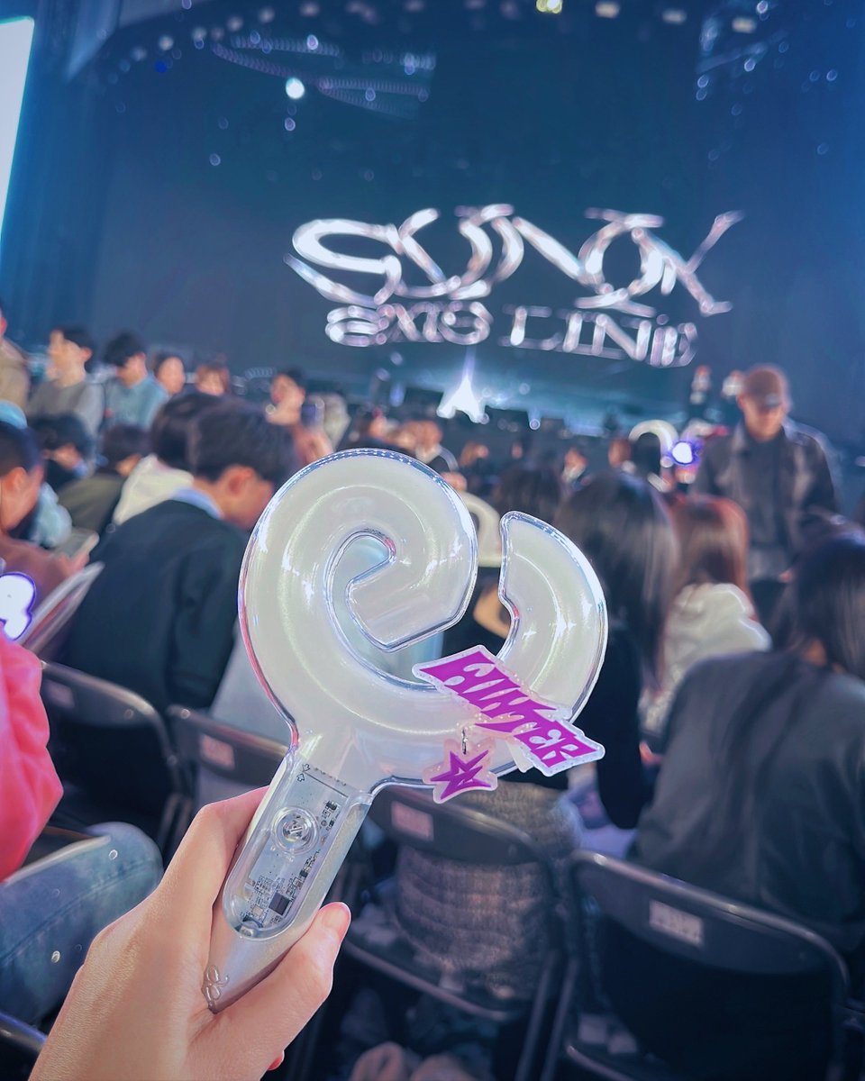 uyou121's tweet photo. 東京ドーム2日とも最高だった💫
次のペンミも連番の方がいいのか悩む🤔
MYのお友達増やしたいです、、！ https://t.co/X8jbF7xgsf