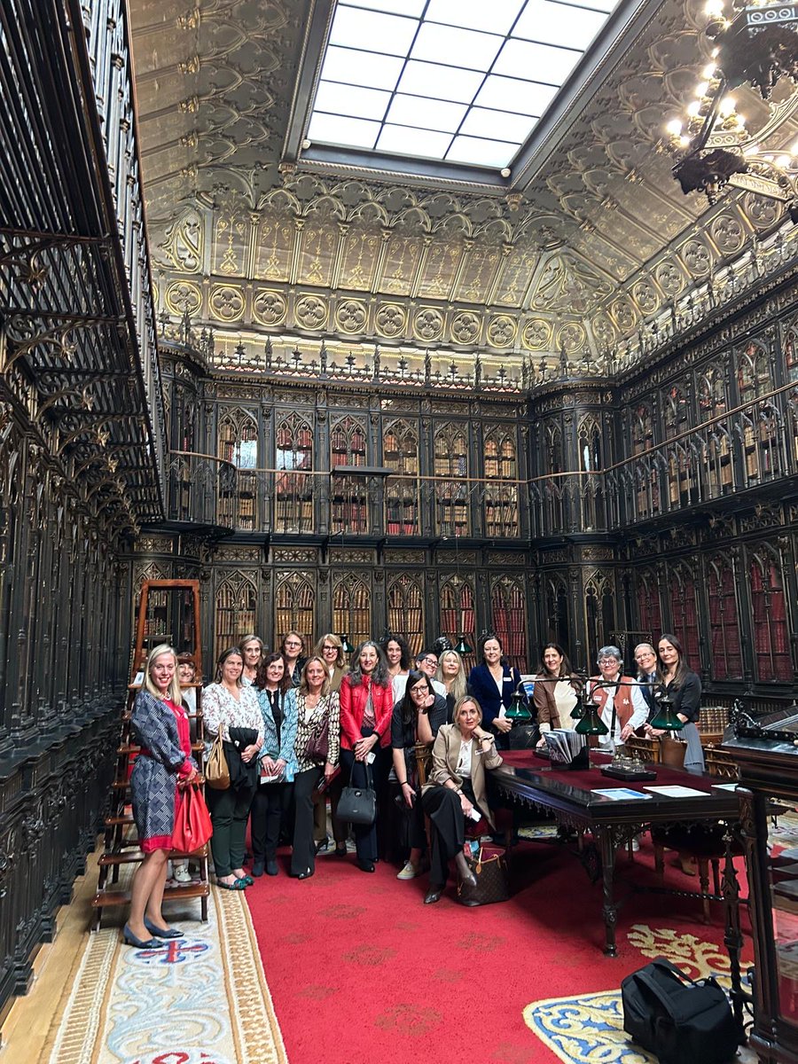 eoi's tweet photo. Las alumnas de la V Ed. del Programa Consejera han visitado el Senado, donde han podido conocer de cerca el funcionamiento de una de las principales instituciones del sistema democrático español.

Esta experiencia ha sido posible gracias a la alumna Teresa Mallada, Senadora 🙏 https://t.co/wCNKa99qfJ