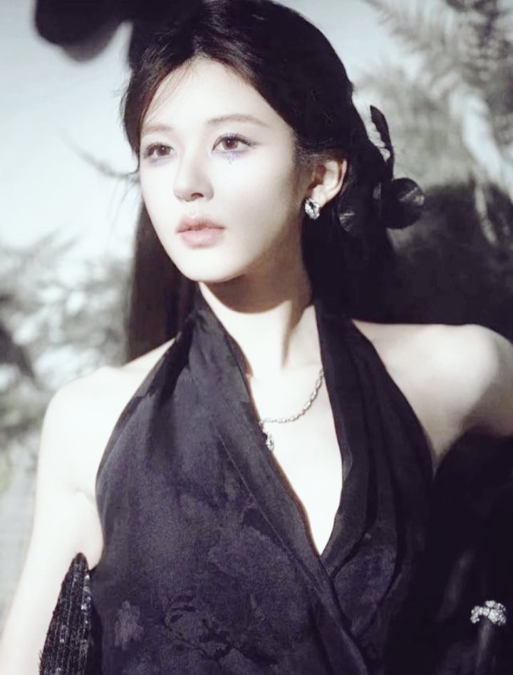 joyandvictoriaT's tweet image. The #Cdrama takeover on TikTok is officially #ZhaoLusi’s world. 👑✨
Check out the most viewed Chinese actresses as of April 2026:
1️⃣ #ZhaoLusi — 25.6B 🔥
2️⃣ #BaiLu — 13.5B
3️⃣ #ChengXiao — 7.2B
4️⃣ #EstherYu — 6.3B
5️⃣ #Dilraba — 5.1B
6️⃣ #WangChuran — 4.5B
7️⃣ #YangZi — 3.7B
8️⃣