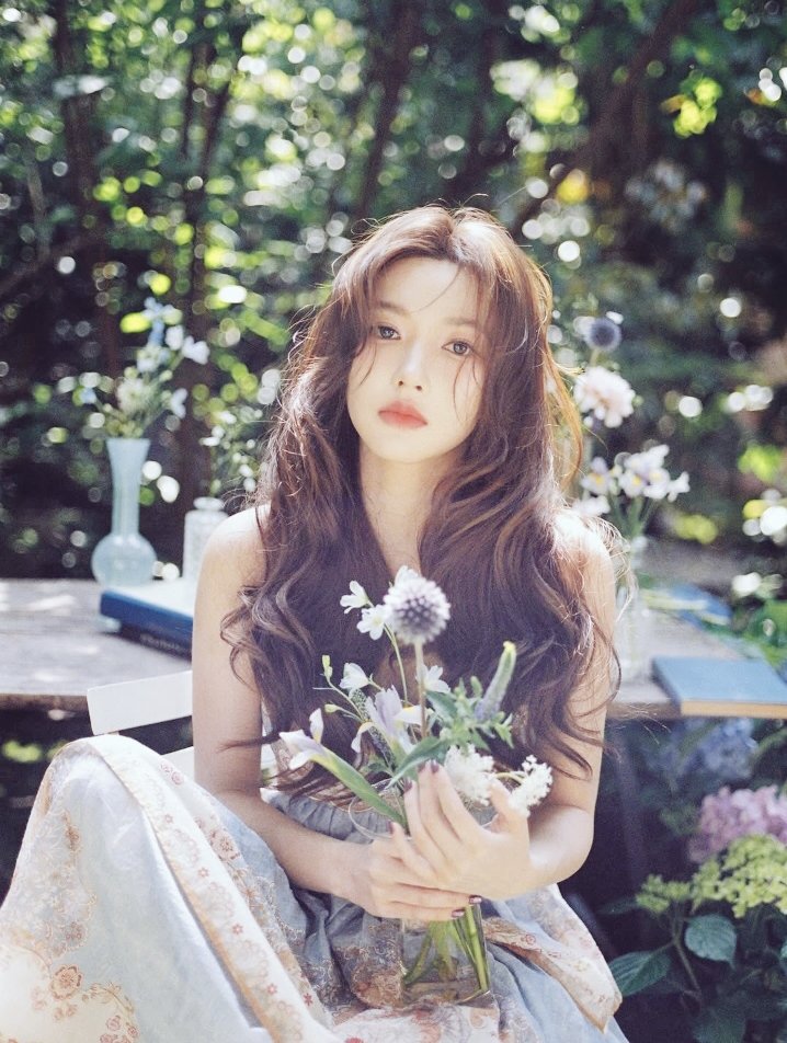 joyandvictoriaT's tweet image. The #Cdrama takeover on TikTok is officially #ZhaoLusi’s world. 👑✨
Check out the most viewed Chinese actresses as of April 2026:
1️⃣ #ZhaoLusi — 25.6B 🔥
2️⃣ #BaiLu — 13.5B
3️⃣ #ChengXiao — 7.2B
4️⃣ #EstherYu — 6.3B
5️⃣ #Dilraba — 5.1B
6️⃣ #WangChuran — 4.5B
7️⃣ #YangZi — 3.7B
8️⃣
