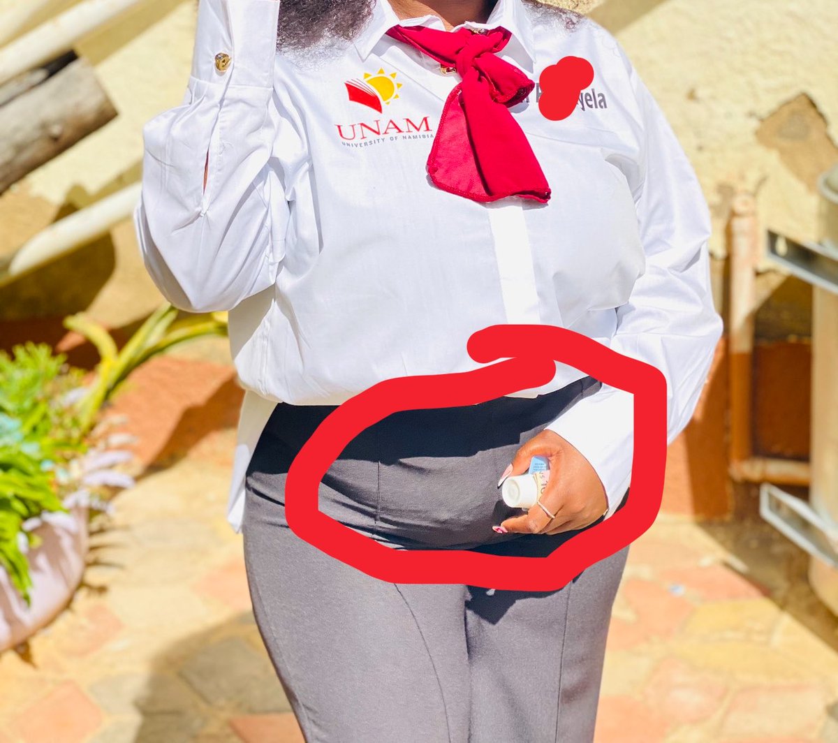NKetomba's tweet photo. Watya okapunda ngawo ndee ino popiwa?🤔 otovele pee? https://t.co/lojTZzCNR3
