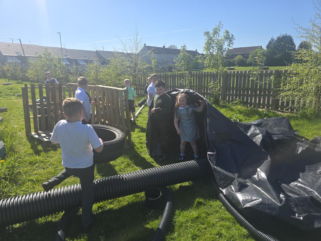 stthomasprimary's tweet photo. We love our Adventure Play area. Play and learning in the sunshine 🌞. We love to use loose parts to spark our imagination and build and create. https://t.co/RxBRgY1zEI