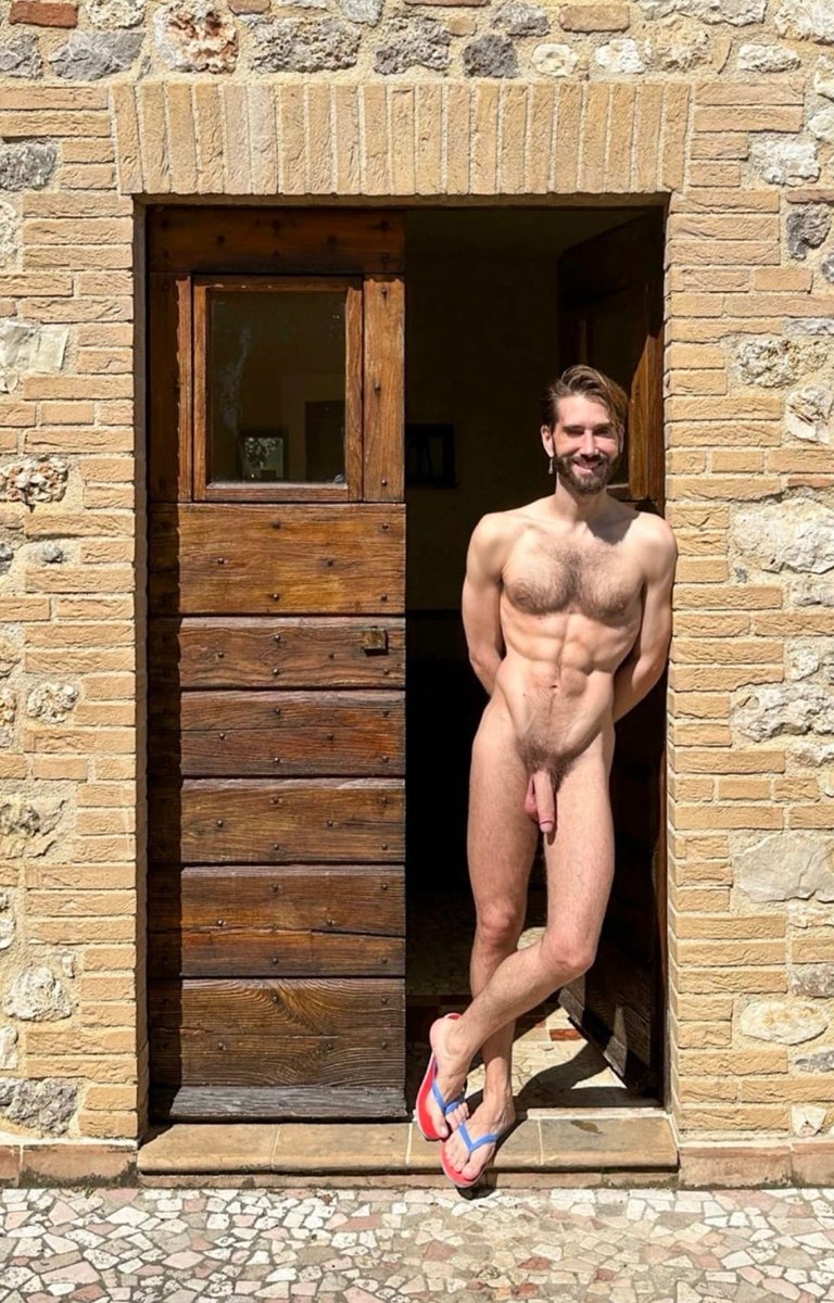 Naturist Traveller tweet media