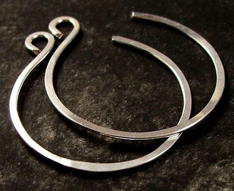 adorebynat's tweet image. These hoop earrings are so lightweight &amp;amp; comfortable, you will forget you are wearing them!  Grab yours now.@elunajewelry23  etsy.com/shop/ElunaJewe…  #jewelry #earrings #EJWTT