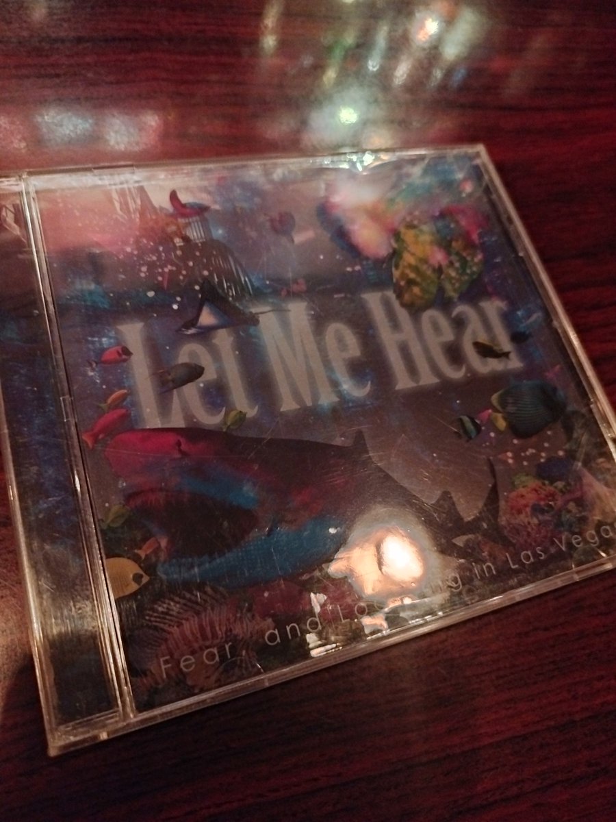 SINGLE【LetMeHear】。Basistとの死別・Vegas設立の重要人物の脱退、とあり、私の解釈は不運のBand・悲劇のHEROでした。だからなるべく彼らにnegativeな発言をしないよう気を付けてきたつもりです。しかし…恒岡さんが亡くなった年のSatanicCarnivalに出演の際、トリのKenBandにきちんとバトンを(続く)