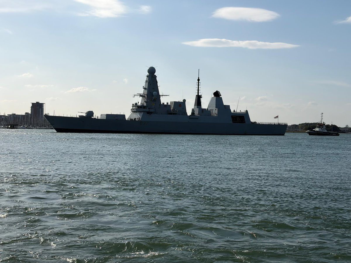 HMS Duncan tweet media