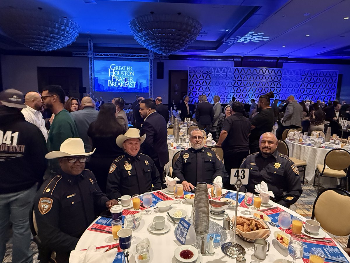 hcso_Jail_Chap's tweet photo. Today @HCSOTexas Always a great opportunity to attend and support the #GreaterHoustonPrayerBreakfast. https://t.co/gv7BT1CgEw