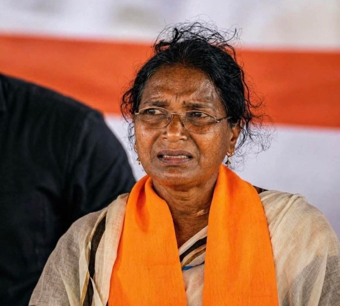 AnuCreate.in_ tweet media