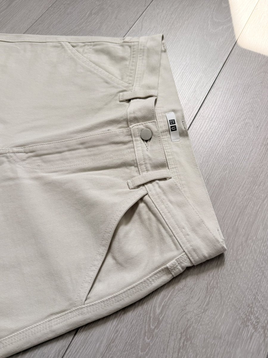 FitThemAll's tweet photo. Le jean barrel Uniqlo dans le coloris crème à 49,90€ est top 🌤️

⏩️ https://t.co/jcnC6pWeaP https://t.co/ZSA1WADwP5