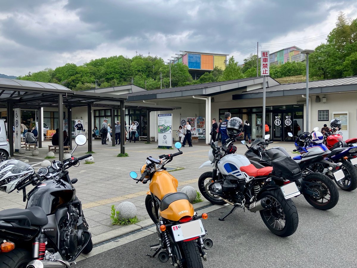 mituo_Renaissa's tweet image. 久しぶりにR163の🦍ゴリラ岩で休憩
みなみやましろ村でも休憩
湖畔の里つきがせでも休憩
もみじの小路でも休憩
休憩ばっかだ、けどいい道でたのし☺️
#ルネッサ  #SRV