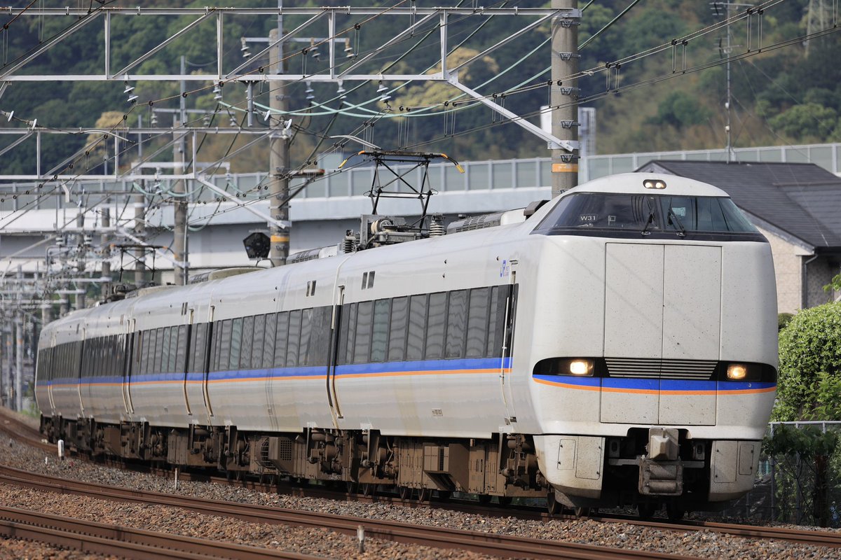 plarailplayer's tweet photo. 今朝調子踏切にて
まだ撮ったことのない車両がきてちょっと嬉しい
久々にフルサイズを持ち出したけど、やっぱ重い。
手持ち撮影はOMがええ。
レンズが軽いし、手ぶれ補正の効きが尋常じゃない。
50-200の2.8に買い替えようかな。
そうしたら、フルサイズの100-400とボケも変わらないかも https://t.co/HNoiI64Wug