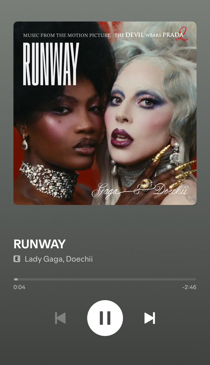 TWJagratara's tweet image. This song is so damn good..!! @ladygaga ❤️ #Runway #LadyGaga