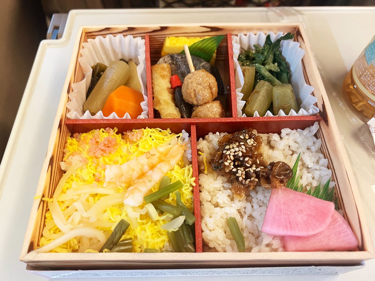 今回の駅弁！ 桜の姫路城弁当‼︎ 乗る列車が姫路に停まるということで