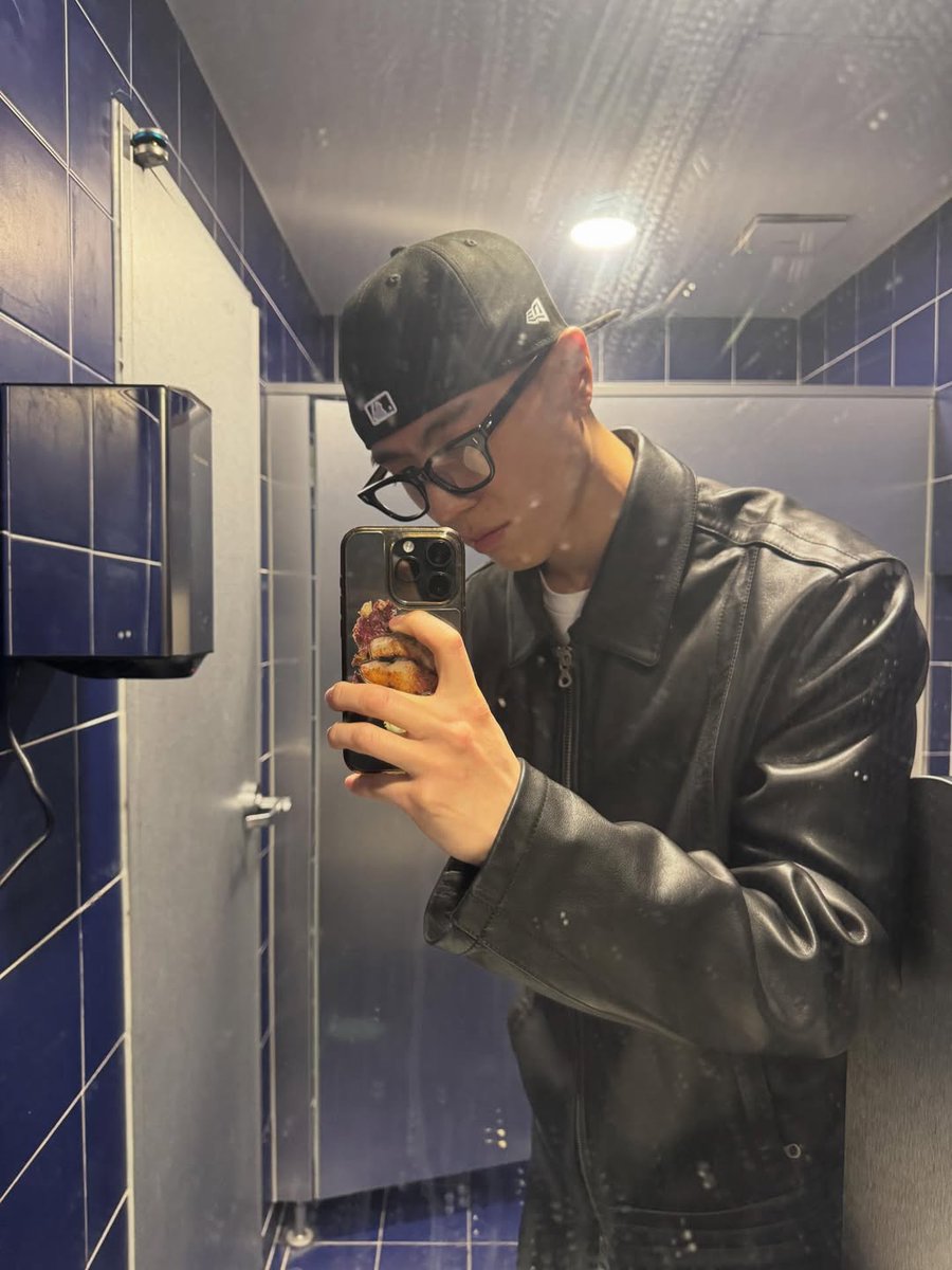 Always For Gyeom tweet media