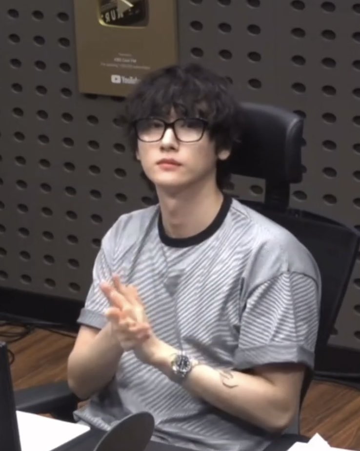 몬빵슈 tweet media