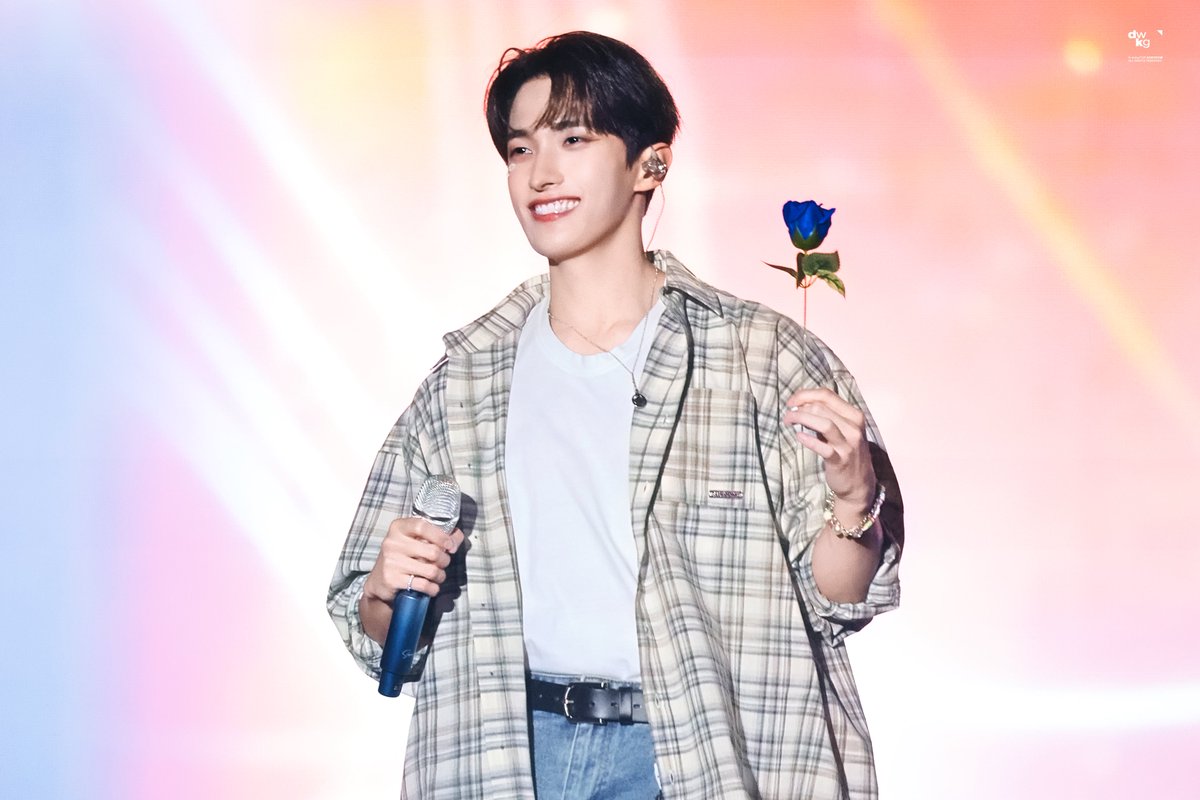 260429 dxs on stage in chiba

#도겸 #이석민 
#ドギョム #DOKYEOM 
#세븐틴 #SEVENTEEN