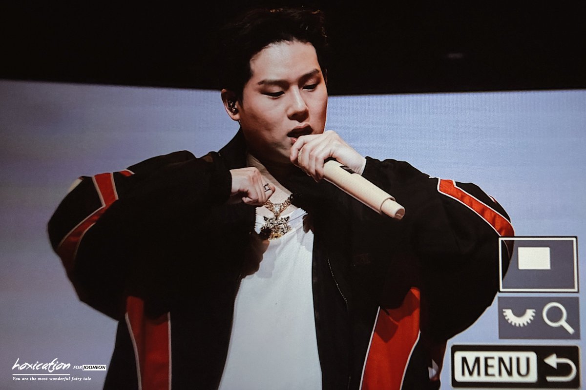 허시케이션 tweet media