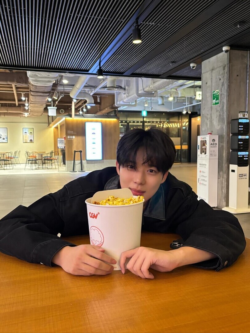 selfolssi ♤ tweet media