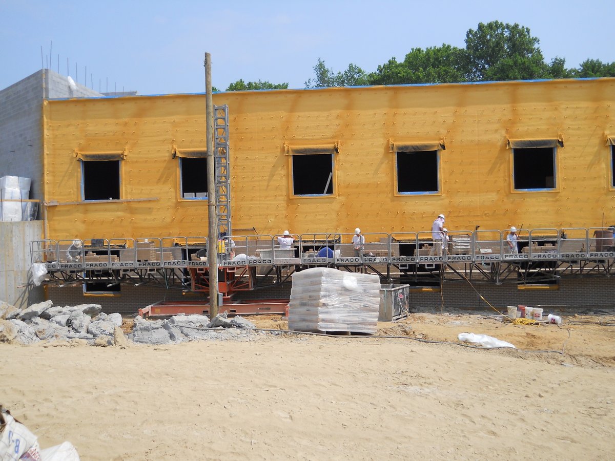 NCFI's tweet image. NCFI's InsulBloc x #elementaryschool in Irvine, Kentucky. The US building industry speaks loud and
clear: There is no better choice than InsulBloc® for insulating exterior walls, masonry cavity walls, and roof decks
#NCFI #InsulBloc #Kentucky #WestIrvine #commercialsprayfoam