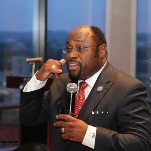 10 PRINCIPLES FOR PERSONAL EXCELLENCE | DR. MYLES MUNROE

There are principles of Excellence that every human should know. Number one, don’t settle for the average. Do not settle for the average; it is the grave in which Excellence is buried. Isn’t it true that average people