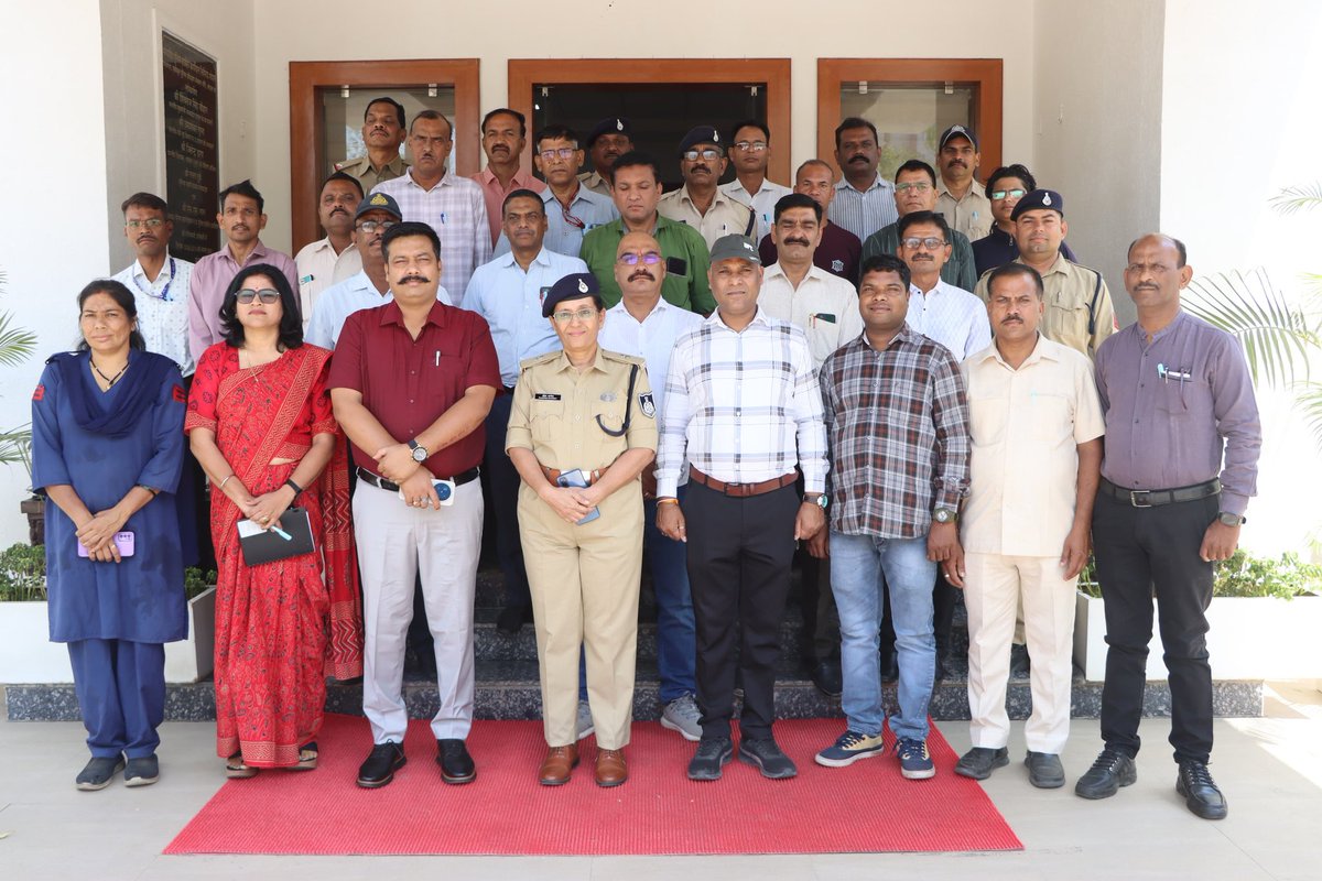 BhopalMppa's tweet image. मध्यप्रदेश पुलिस अकादमी, भोपाल में 28-29 अप्रैल 2026 को जेजे एक्ट एवं पॉक्सो एक्ट पर दो दिवसीय सेमीनार आयोजित हुआ।
विशेषज्ञों द्वारा बाल संरक्षण कानूनों एवं संस्थागत भूमिका पर महत्वपूर्ण मार्गदर्शन प्रदान किया गया।
@CMMadhyaPradesh @probhopal
#MPPolice #JJAct #POCSOAct #Training